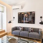 Lovelystay - Luxury Oasis In Bairro Alto Appartamento