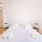 Lovelystay - Luxury Oasis In Bairro Alto Lisbona