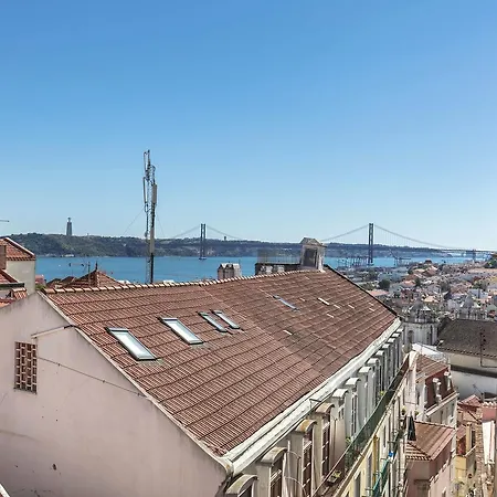 Lovelystay - Luxury Oasis In Bairro Alto Apartment *