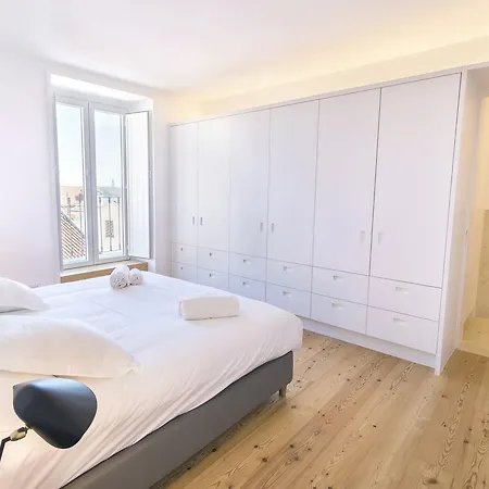 Lovelystay - Luxury Oasis In Bairro Alto Lisbon