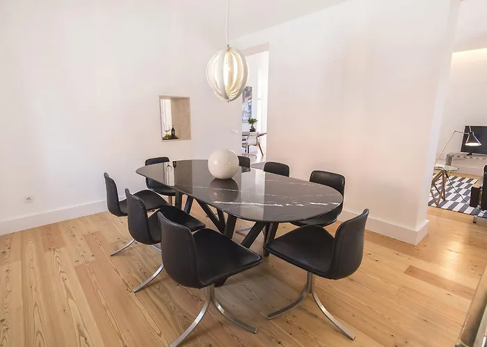 아파트 Lovelystay - Luxury Oasis In Bairro Alto 리스본
