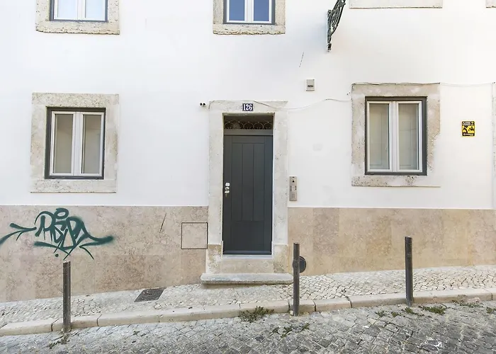 아파트 Lovelystay - Luxury Oasis In Bairro Alto *