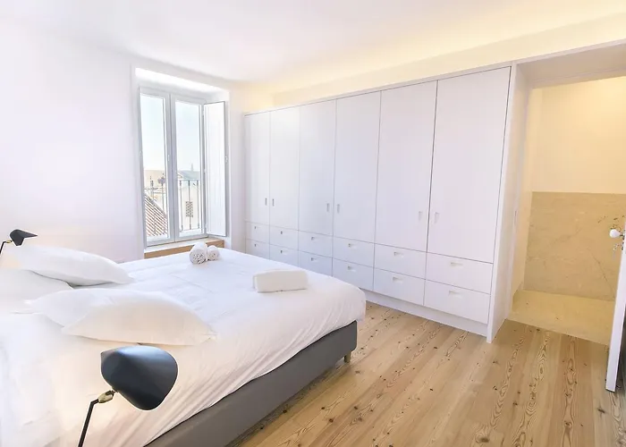 Lovelystay - Luxury Oasis In Bairro Alto 리스본