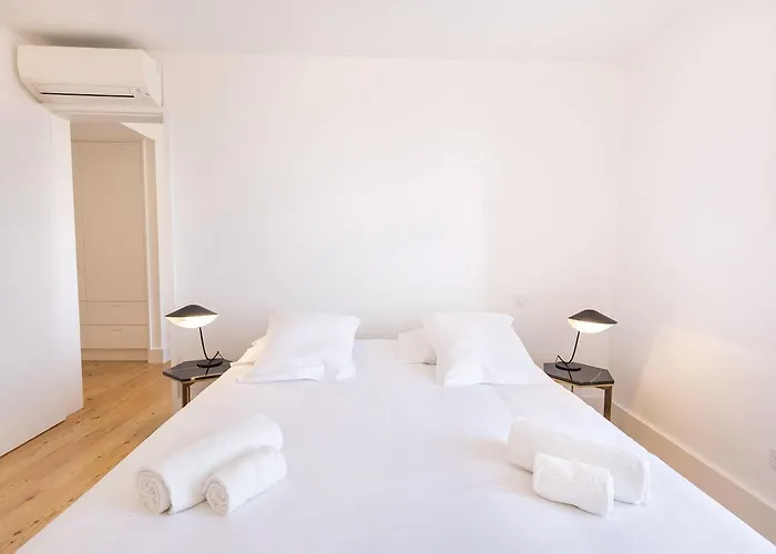 Lovelystay - Luxury Oasis In Bairro Alto 리스본
