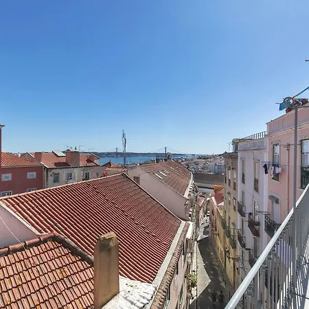 Lovelystay - Luxury Oasis In Bairro Alto Апартаменты *