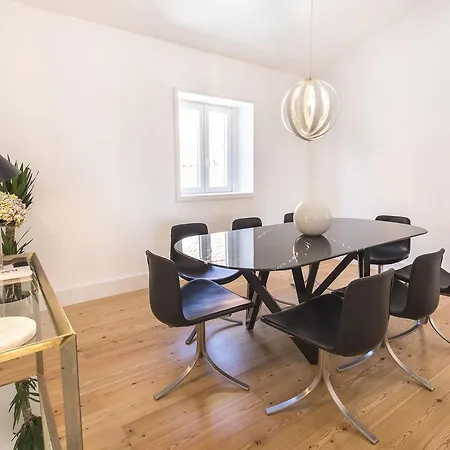 Lovelystay - Luxury Oasis In Bairro Alto Апартаменты *